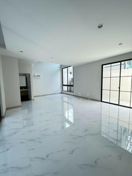 ให้เช่า - กราวิเทีย พระราม2 - ท่าข้าม, กรุงเทพ