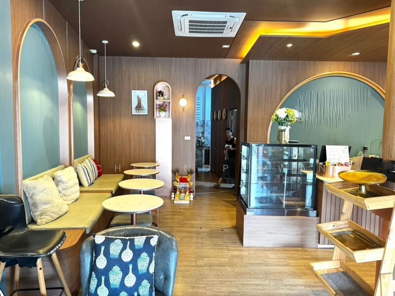 ขาย - ขายบ้าน พร้อมกิจการร้านกาแฟ + ร้านทำเล็บชั้น ถ.นิพัทธ์สงเคราะห์ ใกล้ ญ.ว. 3 ห้องนอน ขาย 8.5 ล้านบาท, สงขลา