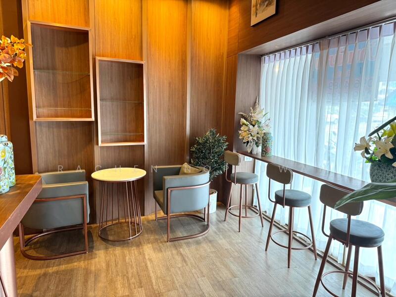 ขาย - ขายบ้าน พร้อมกิจการร้านกาแฟ + ร้านทำเล็บชั้น ถ.นิพัทธ์สงเคราะห์ ใกล้ ญ.ว. 3 ห้องนอน ขาย 8.5 ล้านบาท, สงขลา