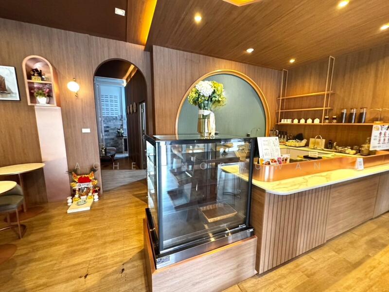 ขาย - ขายบ้าน พร้อมกิจการร้านกาแฟ + ร้านทำเล็บชั้น ถ.นิพัทธ์สงเคราะห์ ใกล้ ญ.ว. 3 ห้องนอน ขาย 8.5 ล้านบาท, สงขลา