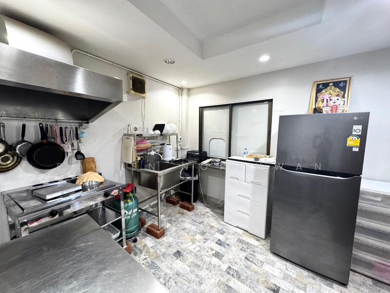 ขาย - ขายบ้าน พร้อมกิจการร้านกาแฟ + ร้านทำเล็บชั้น ถ.นิพัทธ์สงเคราะห์ ใกล้ ญ.ว. 3 ห้องนอน ขาย 8.5 ล้านบาท, สงขลา