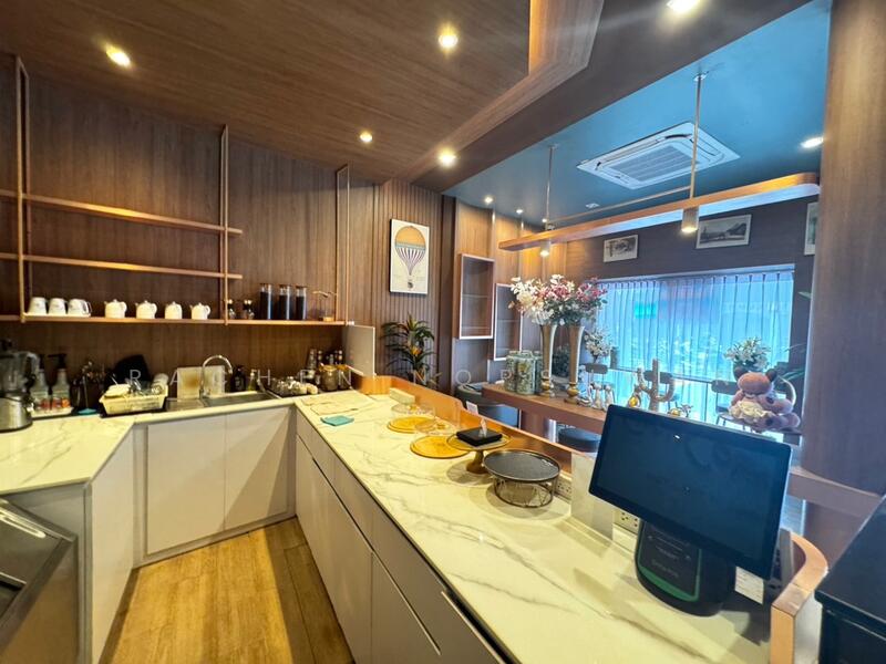 ขาย - ขายบ้าน พร้อมกิจการร้านกาแฟ + ร้านทำเล็บชั้น ถ.นิพัทธ์สงเคราะห์ ใกล้ ญ.ว. 3 ห้องนอน ขาย 8.5 ล้านบาท, สงขลา