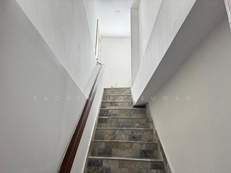 ขาย - ขายบ้าน พร้อมกิจการร้านกาแฟ + ร้านทำเล็บชั้น ถ.นิพัทธ์สงเคราะห์ ใกล้ ญ.ว. 3 ห้องนอน ขาย 8.5 ล้านบาท, สงขลา