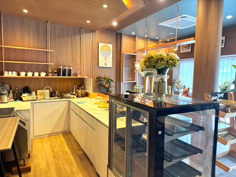 ขาย - ขายบ้าน พร้อมกิจการร้านกาแฟ + ร้านทำเล็บชั้น ถ.นิพัทธ์สงเคราะห์ ใกล้ ญ.ว. 3 ห้องนอน ขาย 8.5 ล้านบาท, สงขลา