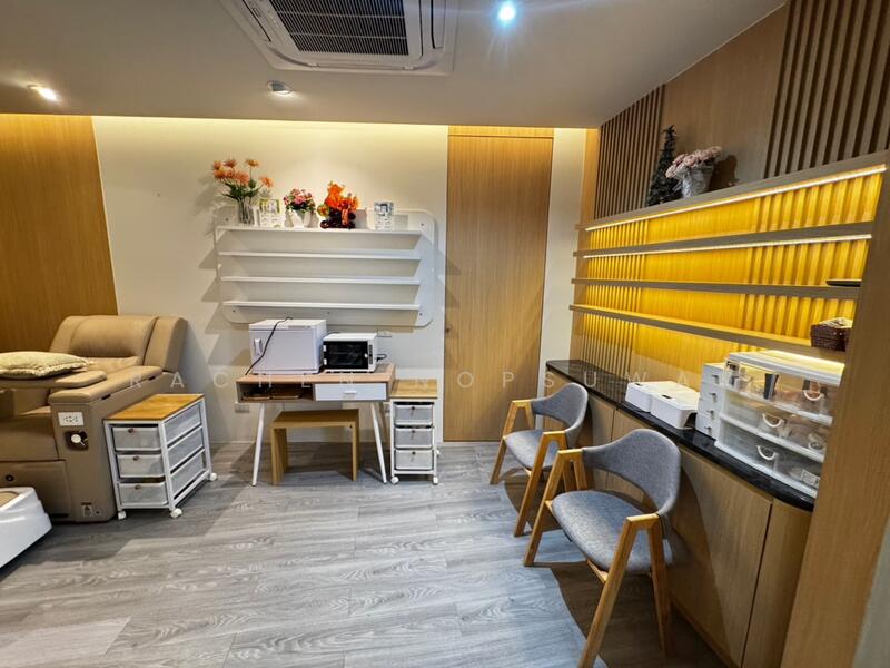 ขาย - ขายบ้าน พร้อมกิจการร้านกาแฟ + ร้านทำเล็บชั้น ถ.นิพัทธ์สงเคราะห์ ใกล้ ญ.ว. 3 ห้องนอน ขาย 8.5 ล้านบาท, สงขลา