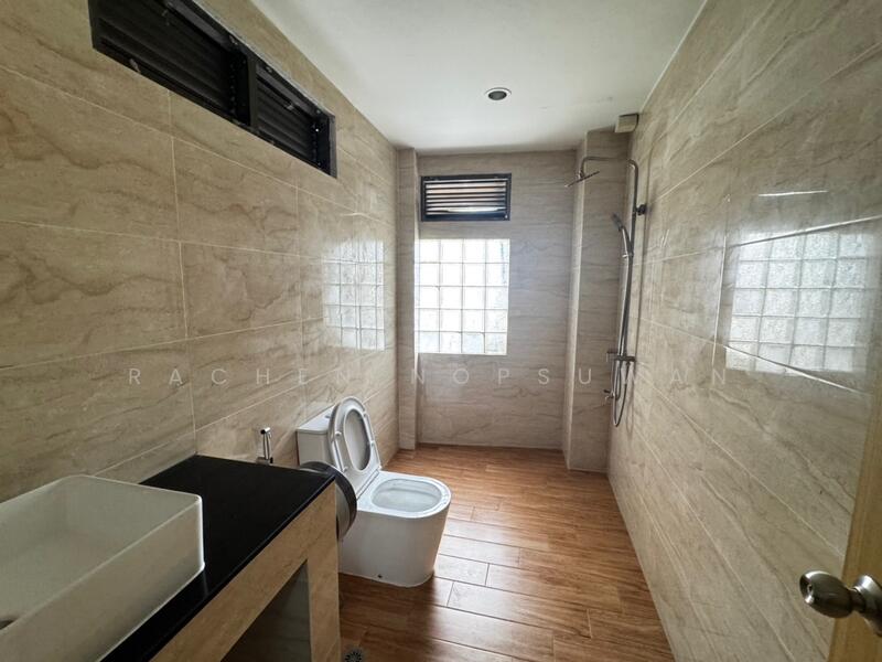 ขาย - ขายบ้าน พร้อมกิจการร้านกาแฟ + ร้านทำเล็บชั้น ถ.นิพัทธ์สงเคราะห์ ใกล้ ญ.ว. 3 ห้องนอน ขาย 8.5 ล้านบาท, สงขลา