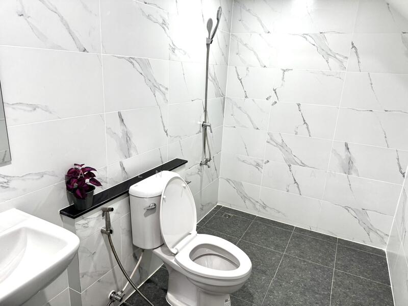 ขาย - ขายด่วน บ้านหลังมุมโซนสนามบินหาดใหญ่ มือ1 เฟอร์ครบ พร้อมอยู่ 60.8ตารางวา 3 ห้องนอน ขายด่วน 4.2 ล้าน, สงขลา