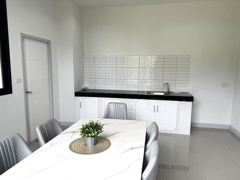 ขาย - ขายด่วน บ้านหลังมุมโซนสนามบินหาดใหญ่ มือ1 เฟอร์ครบ พร้อมอยู่ 60.8ตารางวา 3 ห้องนอน ขายด่วน 4.2 ล้าน, สงขลา