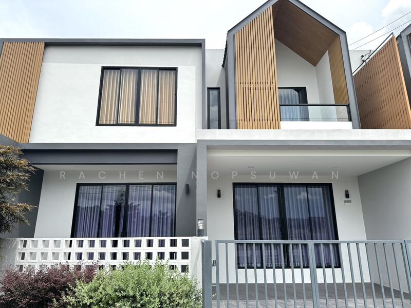 ขาย - ขายด่วน บ้านหลังมุมโซนสนามบินหาดใหญ่ มือ1 เฟอร์ครบ พร้อมอยู่ 60.8ตารางวา 3 ห้องนอน ขายด่วน 4.2 ล้าน, สงขลา