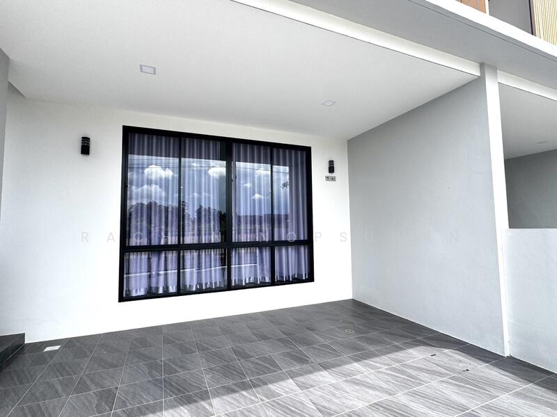 ขาย - ขายด่วน บ้านหลังมุมโซนสนามบินหาดใหญ่ มือ1 เฟอร์ครบ พร้อมอยู่ 60.8ตารางวา 3 ห้องนอน ขายด่วน 4.2 ล้าน, สงขลา