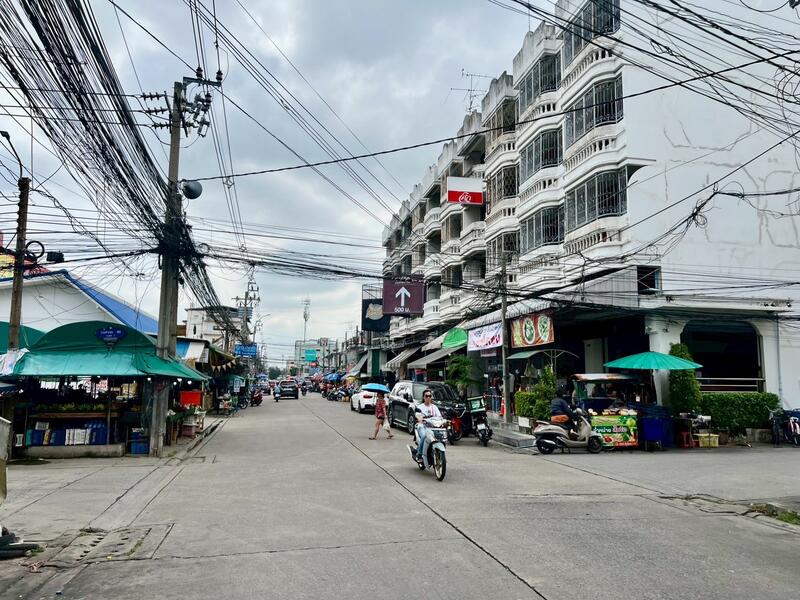 ขาย - RARE ITEM แปลงสวยเหมาะลงทุน ขายที่ดิน รามคำแหง 166 (สร้างได้ 8 ชั้น) ใกล้ MRT 100 กว่าเมตร, กรุงเทพ