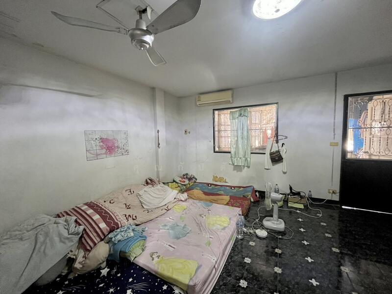 ขาย - ถูกกว่าหลังอื่น เหลืองบไว้รีโนเวท!!! ขายทาวน์โฮม โครงการหมู่บ้านทองภูมิวิลล่า (Thongphum Villa), กรุงเทพ