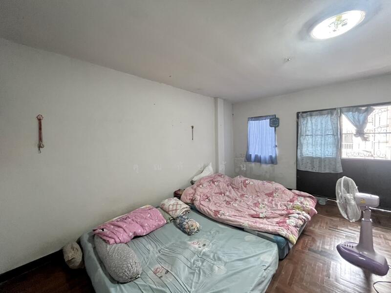 ขาย - ถูกกว่าหลังอื่น เหลืองบไว้รีโนเวท!!! ขายทาวน์โฮม โครงการหมู่บ้านทองภูมิวิลล่า (Thongphum Villa), กรุงเทพ