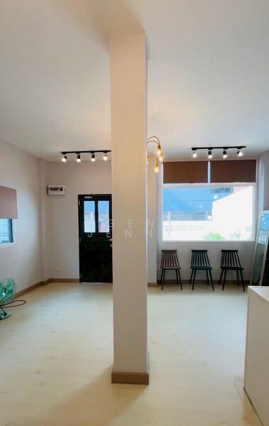 ให้เช่า - ให้เช่าบ้านสร้างใหม่ ทำเล สาทร 17 (Pet Friendly) (SPSJN238), กรุงเทพ