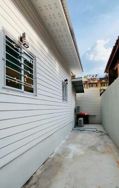 ให้เช่า - ให้เช่าบ้านสร้างใหม่ ทำเล สาทร 17 (Pet Friendly) (SPSJN238), กรุงเทพ