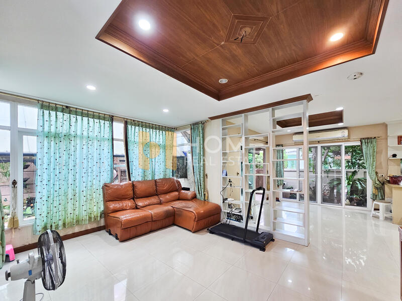 ขาย - ลัดดารมย์ วัชรพล : Laddarom Watcharapol, กรุงเทพ