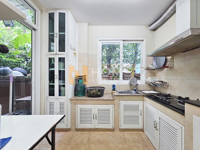 ขาย - ลัดดารมย์ วัชรพล : Laddarom Watcharapol, กรุงเทพ