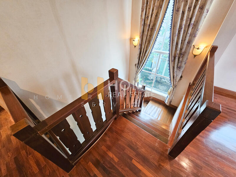 ขาย - ลัดดารมย์ วัชรพล : Laddarom Watcharapol, กรุงเทพ