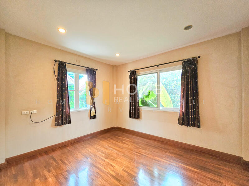 ขาย - ลัดดารมย์ วัชรพล : Laddarom Watcharapol, กรุงเทพ