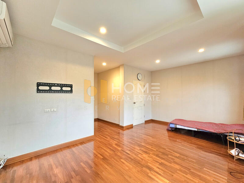 ขาย - ลัดดารมย์ วัชรพล : Laddarom Watcharapol, กรุงเทพ