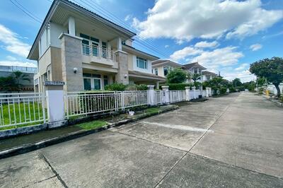 ขาย - Bangkok Boulevard Ratchada-Ramintra : บางกอก บูเลอวาร์ด รัชดา-รามอินทรา, กรุงเทพ