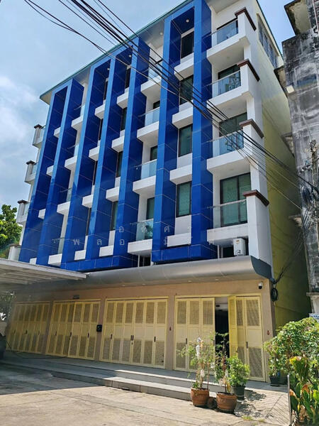 ขาย - ขายอาคารพาณิชย์ 4 คูหา 6 ชั้น พร้อมลิฟต์ ซอยรัชดาภิเษก (ท่าพระ) ใกล้ MRT ท่าพระ, กรุงเทพ