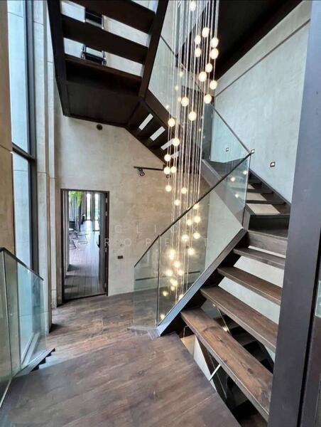 ขาย - บ้านเดี่ยว พูลวิลล่า 3 ชั้น เอกมัย 12, กรุงเทพ