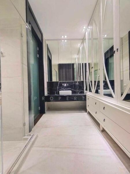 ขาย - บ้านเดี่ยว พูลวิลล่า 3 ชั้น เอกมัย 12, กรุงเทพ