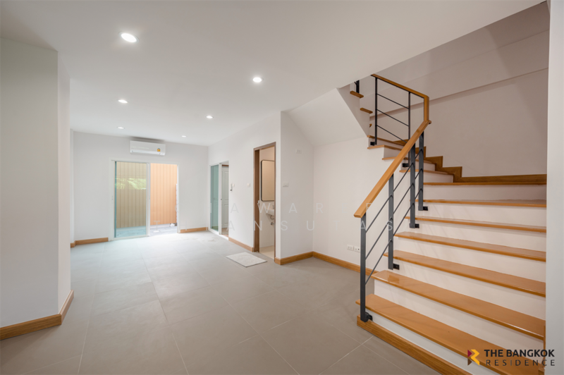 ขาย - Townhouse Area Ladprao, กรุงเทพ