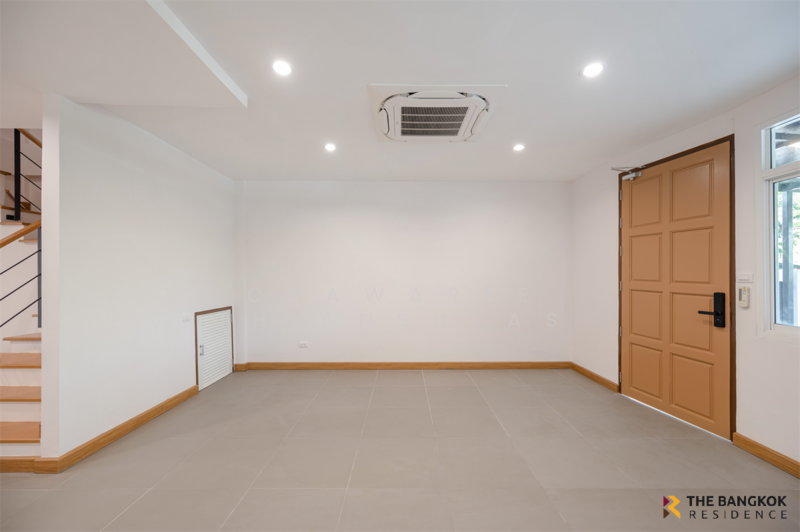 For Sale - Townhouse Area Ladprao, Bangkok