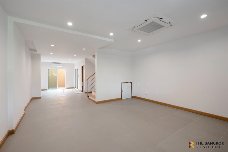 For Sale - Townhouse Area Ladprao, Bangkok