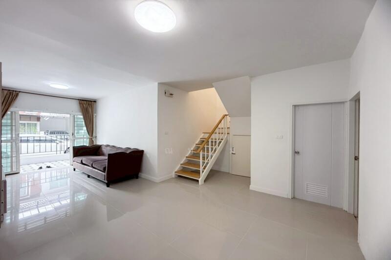 ขาย - Areeya The Colors Premium Lat Pla Khao : อารียา เดอะคัลเลอร์ พรีเมียม ลาดปลาเค้า, กรุงเทพ