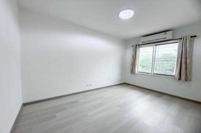 ขาย - Areeya The Colors Premium Lat Pla Khao : อารียา เดอะคัลเลอร์ พรีเมียม ลาดปลาเค้า, กรุงเทพ