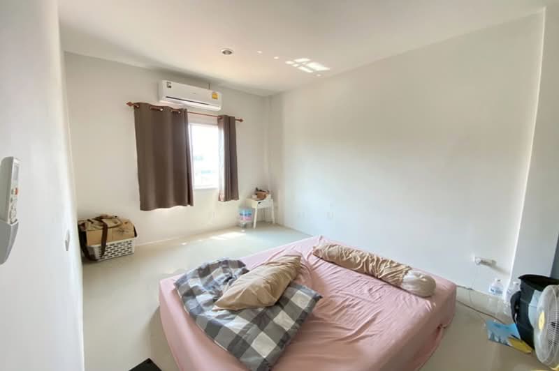 Ratchaphruek Suvarnabhumi-Ladkrabang Village, Bangkok, 397/183 Thanon Chalong Krung, Lam Pla Tiew, Lat Krabang, Bangkok, 3 Bedrooms, 129 sqm, Townhouse For Sale, by คุณเมย์, 60236726 - DDproperty.com