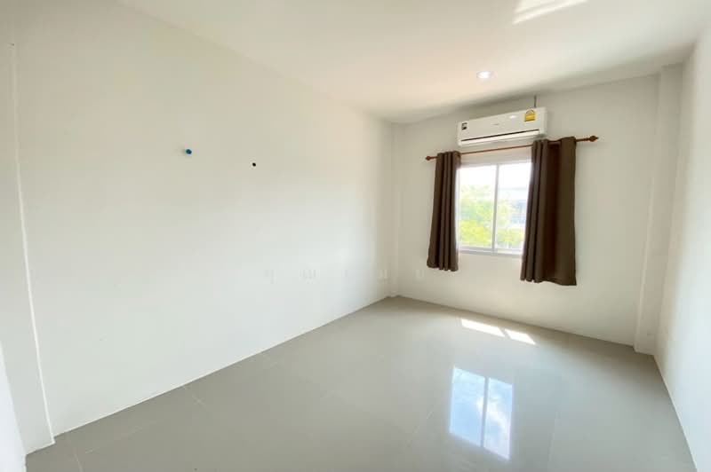 บ้านราชพฤกษ์ สุวรรณภูมิ-ลาดกระบัง : Ratchaphruek Suvarnabhumi-Ladkrabang Village, กรุงเทพ, 397/183 ถ.ฉลองกรุง, ลำปลาทิว, ลาดกระบัง, กรุงเทพ, 129 ตร.ม., ทาวน์เฮ้าส์ ขาย, โดย คุณเมย์, 60236726 - DDproperty.com