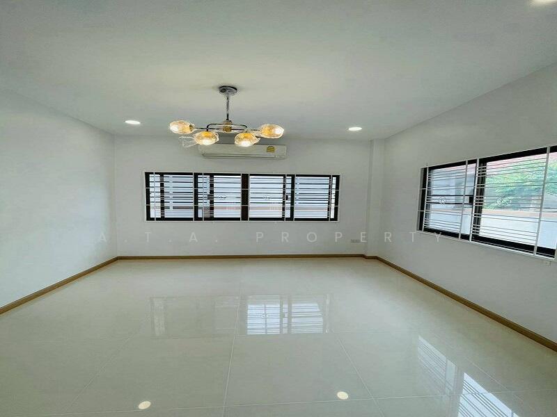 ขาย - หมู่บ้าน ปิยวัฒน์ 3 บ้านปก-บางแสน, ชลบุรี