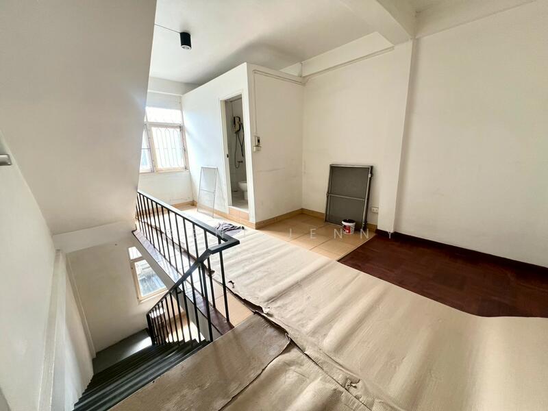 For Rent - 3-Storey Commercial Building for Rent, Sukhumvit 95, Only 200 m from BTS Bang Chak (SPSJN241), Bangkok