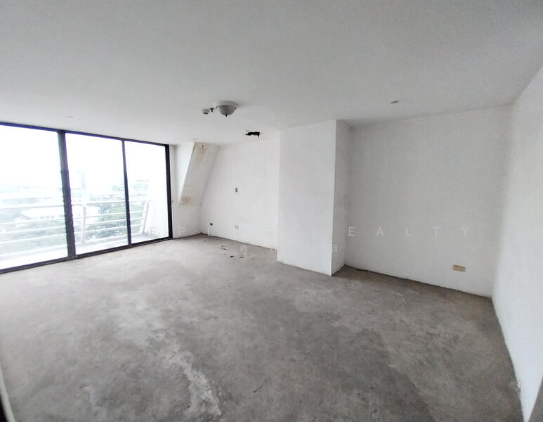 ขาย - The Royal Navin Tower : เดอะ รอยัล นาวิน ทาวเวอร์, กรุงเทพ