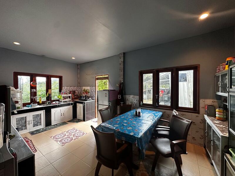 ขาย - บ้านเดี่ยวพร้อมที่ดินโป่งน้ำร้อน จันทบุรี, จันทบุรี