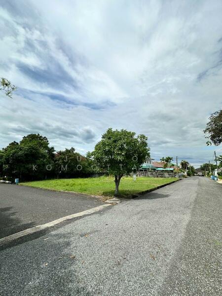 ขาย - ขายที่ดินถมแล้ว ในหมู่บ้านสหกรณ์ไทยออยล์ 2 แปลง 204 ตร.วา แปลงใหญ่ ติดถนนสายหลัก ศรีราชา ชลบุรี, ชลบุรี