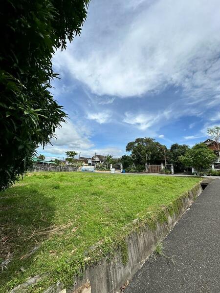 ขาย - ขายที่ดินถมแล้ว ในหมู่บ้านสหกรณ์ไทยออยล์ 2 แปลง 204 ตร.วา แปลงใหญ่ ติดถนนสายหลัก ศรีราชา ชลบุรี, ชลบุรี