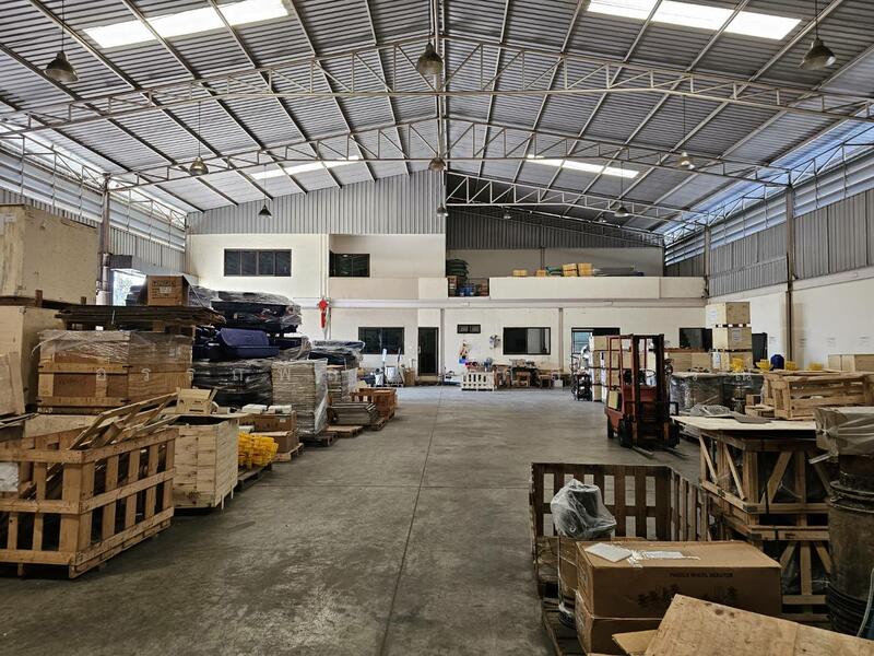 For Rent - โกดัง เฉลิมพระเกียรติ ร.9 -329 ตรว, Bangkok