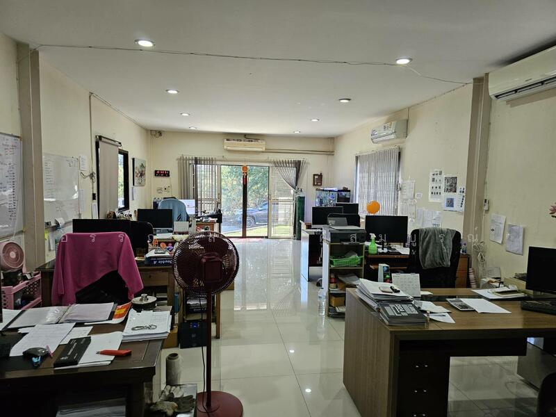 For Rent - โกดัง เฉลิมพระเกียรติ ร.9 -329 ตรว, Bangkok