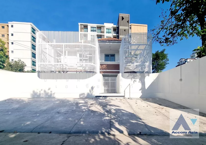 For Rent - 4 Bedrooms House for Rent in Phaholyothin, Bangkok, Bangkok