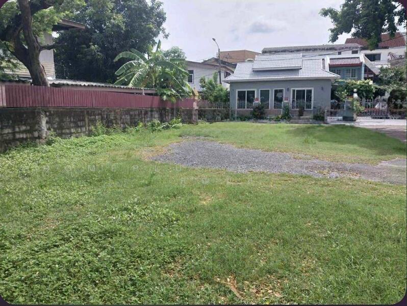 For Sale - ที่ดินในซอยชิดชม ถนนกำแพงเพชร6 เนื้อที่ 72 ตารางวา, Bangkok