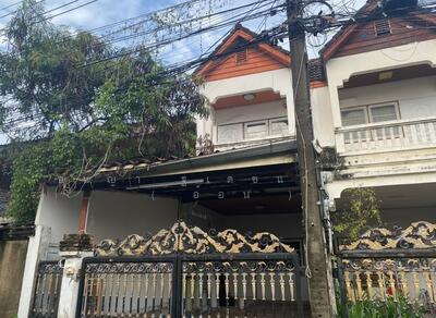 ขาย - ขายทาวน์เฮ้าส์ 2 ชั้น ซอยพระยาสุเรนท์ 29 บางชัน มีนบุรี, กรุงเทพ