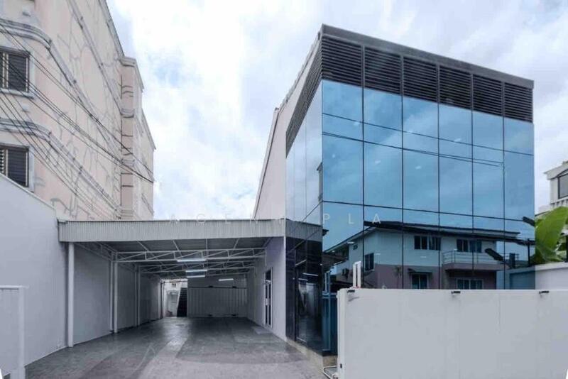 ให้เช่า - Office building for rent, located at Sanphawut Road (SPSAM1998), กรุงเทพ
