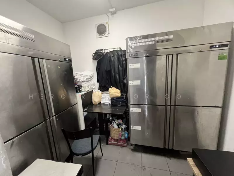 For Rent - For Rent Bangkok Retail Space Sukhumvit Rama 4 Khlong Toei BTS Phrom Phong BRE26096, Bangkok