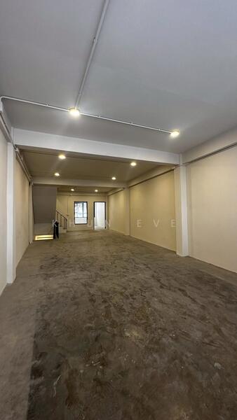 For Rent - Commercial Building for Rent Newly Renovated Prime Location near Punnawithi BTS (SPSEVE1406), Bangkok