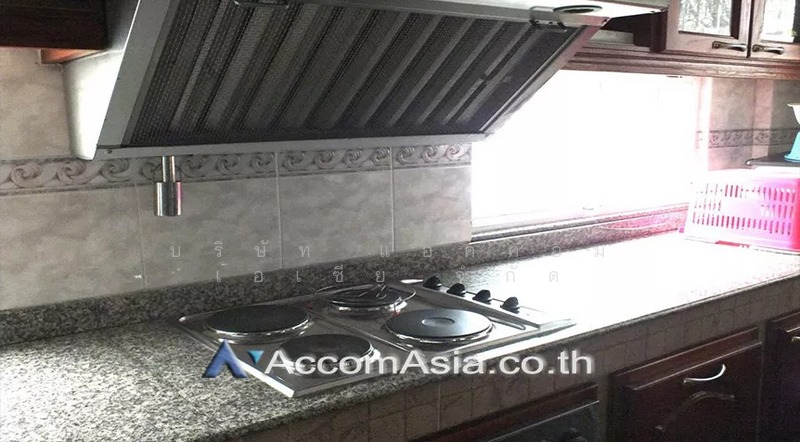 For Rent - 6 Bedrooms House for Rent in Silom, Bangkok near BTS Sala Daeng, Bangkok